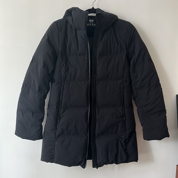 Uniqlo Black Seamless Down Short Coat - Picture 2 of 2